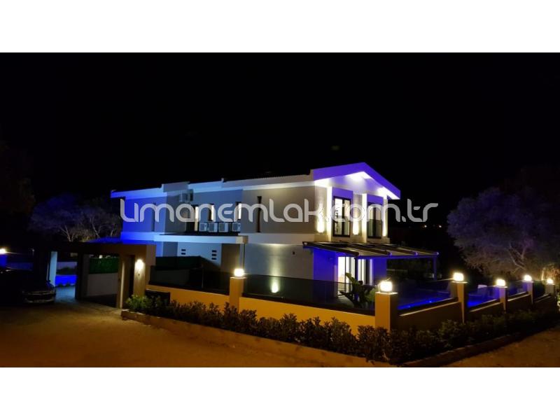 ÇEŞME LİMAN EMLAKTAN MÜSTAKİL HAVUZLU SEZONLUK KİRALIK VİLLALAR