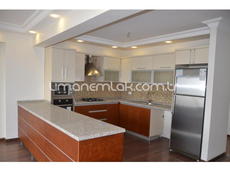 LİMAN EMLAKTAN ÇEŞME MARİNADA ÖNSIRADA 3+1 EBEVEYN BANYOLU DAİRE