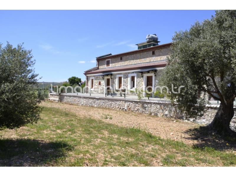 ÇEŞME LİMAN EMLAKTAN GERMİYANDA 5500M² ARAZİDE ÇİFTLİK EVİ