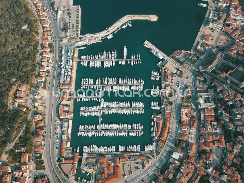 LİMAN EMLAKTAN ÇEŞME MARİNADA EN ÖN SIRADA SATILIK ARSA