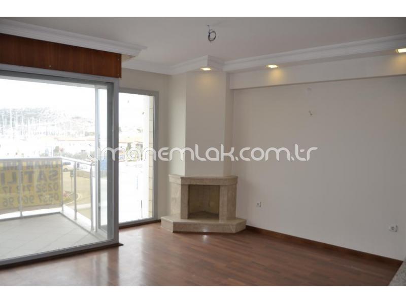 LİMAN EMLAKTAN ÇEŞME MARİNADA ÖNSIRADA 3+1 EBEVEYN BANYOLU DAİRE