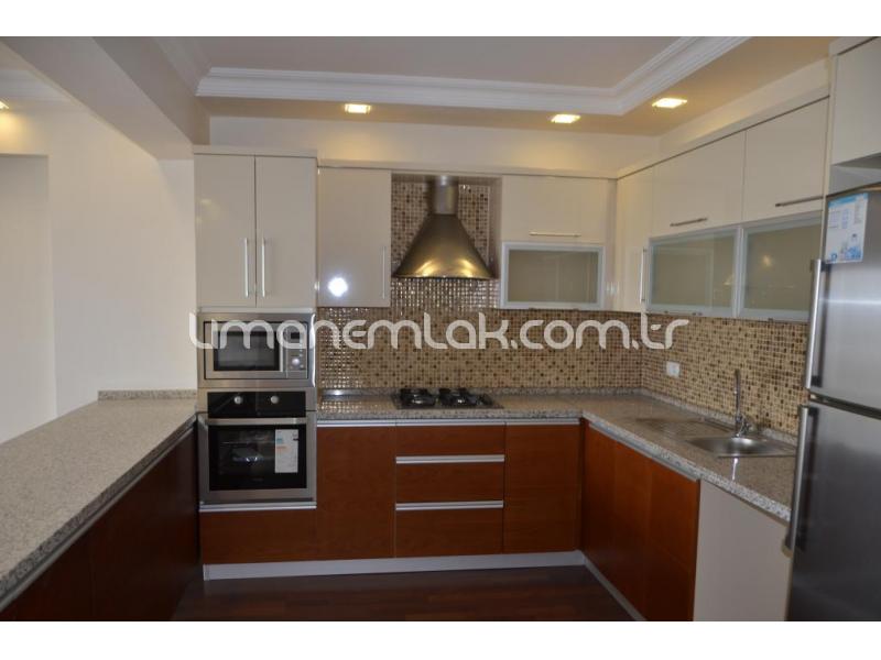 LİMAN EMLAKTAN ÇEŞME MARİNADA ÖNSIRADA 3+1 EBEVEYN BANYOLU DAİRE