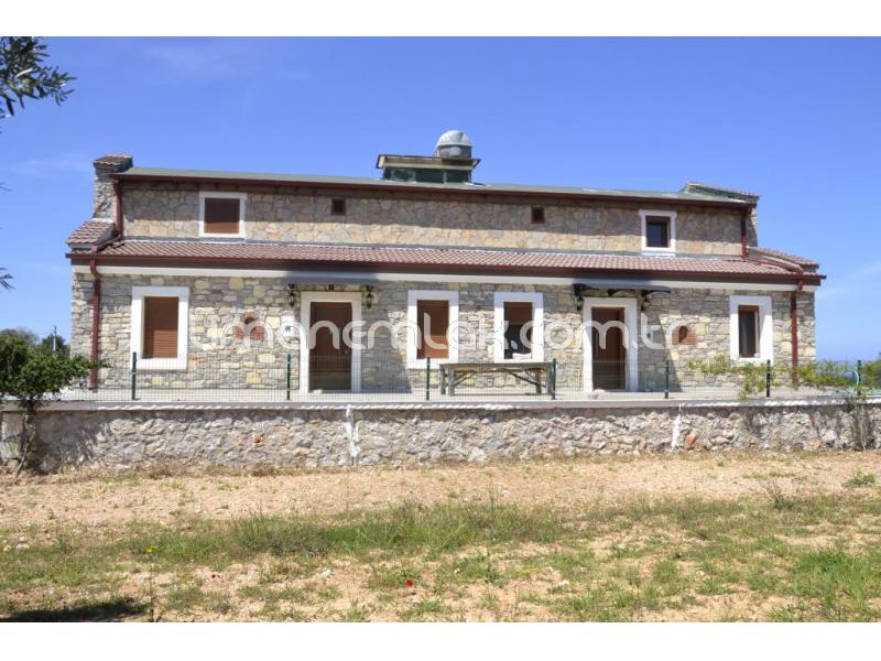 ÇEŞME LİMAN EMLAKTAN GERMİYANDA 5500M² ARAZİDE ÇİFTLİK EVİ