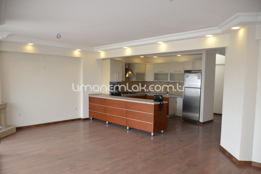 LİMAN EMLAKTAN ÇEŞME MARİNADA ÖNSIRADA 3+1 EBEVEYN BANYOLU DAİRE